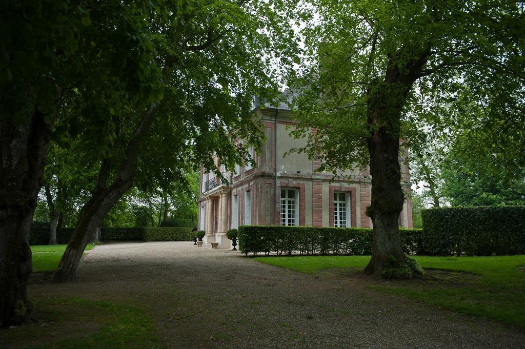 Chateau De Maillot Hotel Bonneville-la-Louvet ภายนอก รูปภาพ